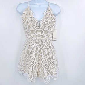 NWT Tobi Nude White Chantilly Lace Shorts Romper L